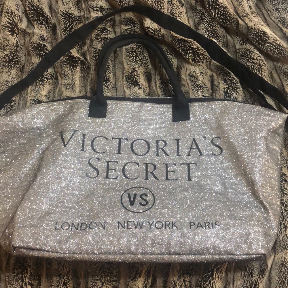 VS fashion show tote